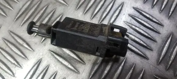Volkswagen PASSAT B3 Brake pedal sensor switch 191945515