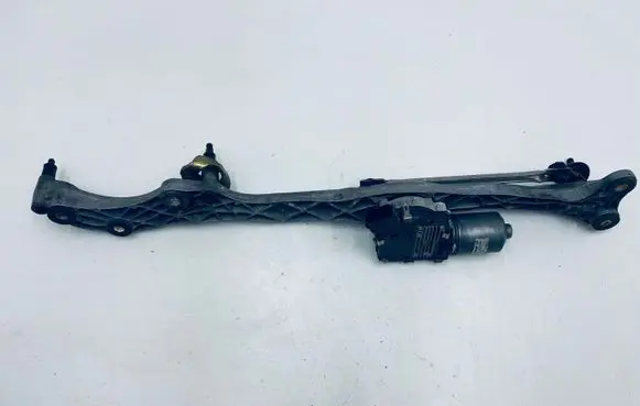 BMW 7 E65 E66 Front wiper linkage and motor 6923740