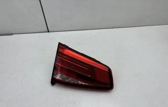 Tailgate rear/tail lights