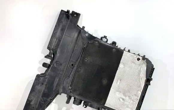 Audi Q8 Air filter box 4M0133837F