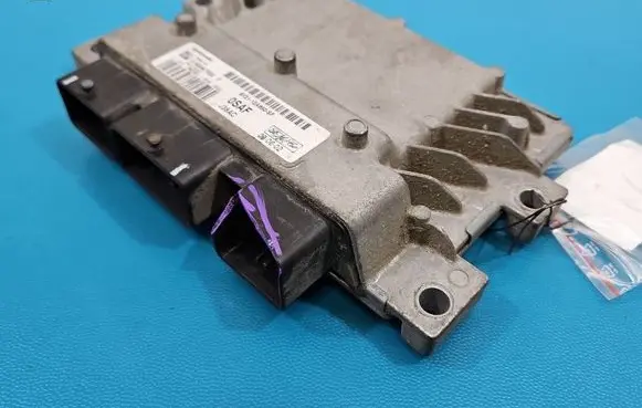 Ford Fiesta Engine control unit/module ECU 8V2112A650SF IMPRK1568169