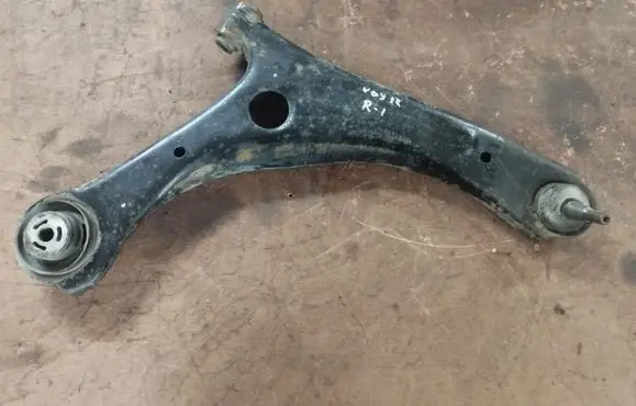 Front lower control arm/wishbone