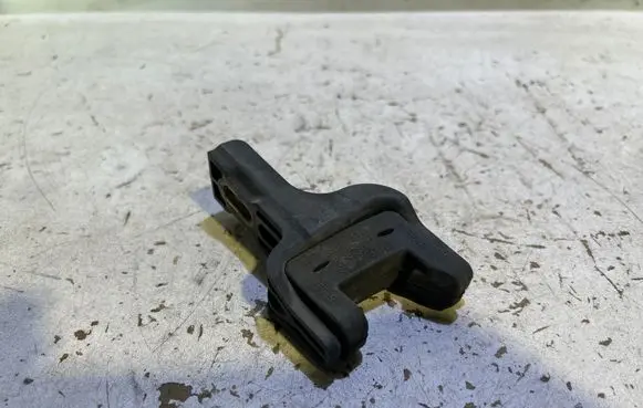 Dodge Challenger Radiator mount bracket 04596474AD