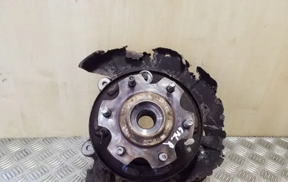 Mitsubishi Pajero Rear wheel hub