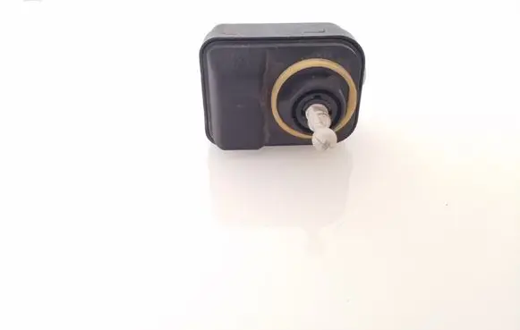 Nissan Note (E11) Headlight level adjustment motor 89028944