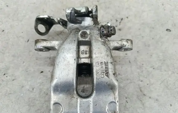 Opel Meriva A Rear brake caliper 