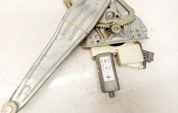 Toyota Avensis T250 Sliding door window regulator with motor 