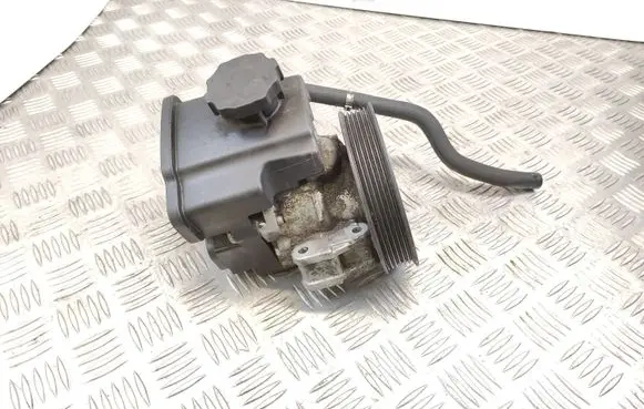 Mercedes-Benz C W204 Power steering pump