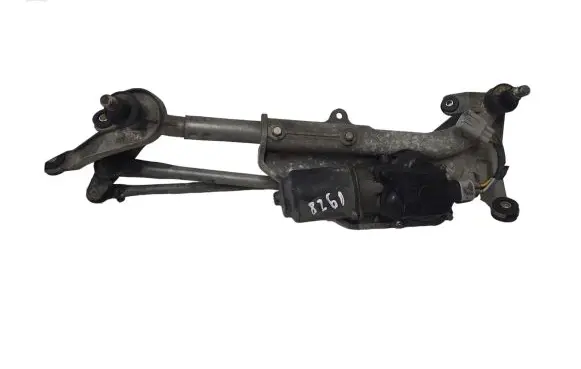 Honda CR-V Front wiper linkage and motor A5429
