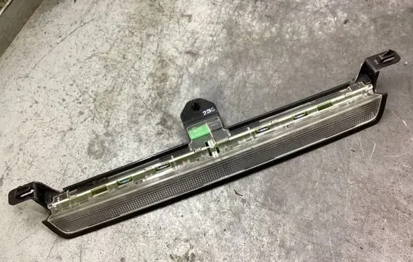Volvo XC70 Third/center stoplight 8658948