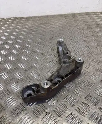Mercedes-Benz C W204 Front differential bracket A2720140295