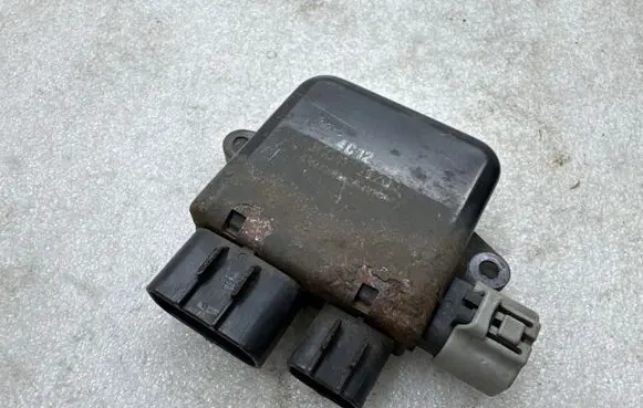 Tesla Model S Coolant fan relay 1G04119700 4C12