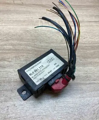 Audi A8 S8 D2 4D Alarm control unit/module 8L0951173 7480101
