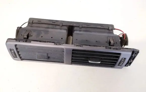 Audi A6 S6 C5 4B Dash center air vent grill 4B1820951