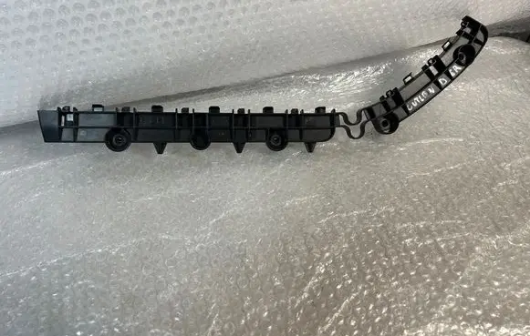 Rear bumper mounting bracket