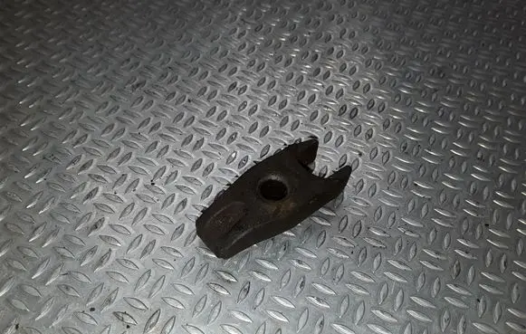 Peugeot 406 Fuel Injector clamp holder