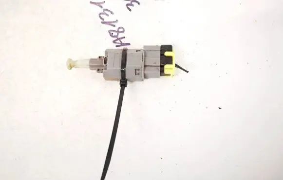 Mazda Premacy Brake pedal sensor switch ga2c6649y