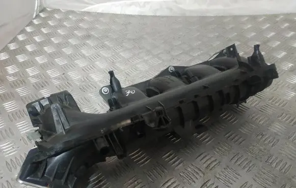Mercedes-Benz GLA W156 Intake manifold A2700900737 A2701420115