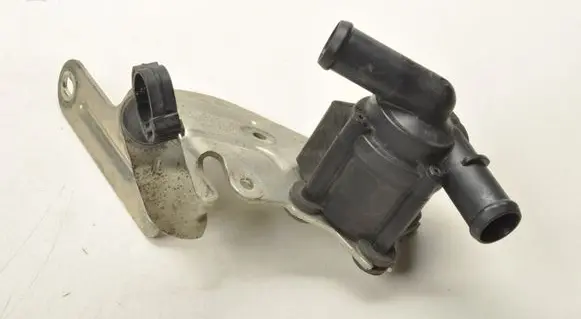Volvo XC40 Water pump 31461909