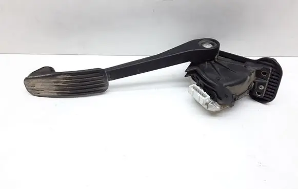 Volvo V70 Accelerator throttle pedal 30636003 6PV00853700