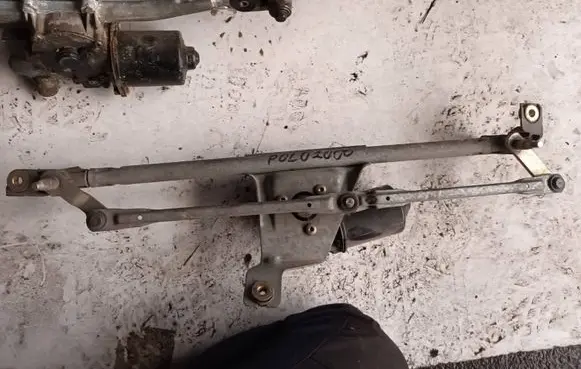 Volkswagen Polo III 6N 6N2 6NF Front wiper linkage 