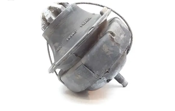 Volvo XC70 Engine mount bracket 8683936