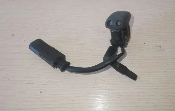 Toyota Avensis T250 Windshield washer spray nozzle 