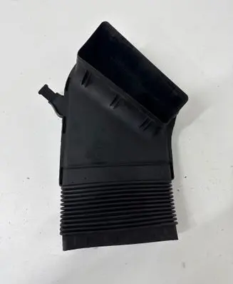 Audi A4 S4 B7 8E 8H Air intake duct part 8E0129617D