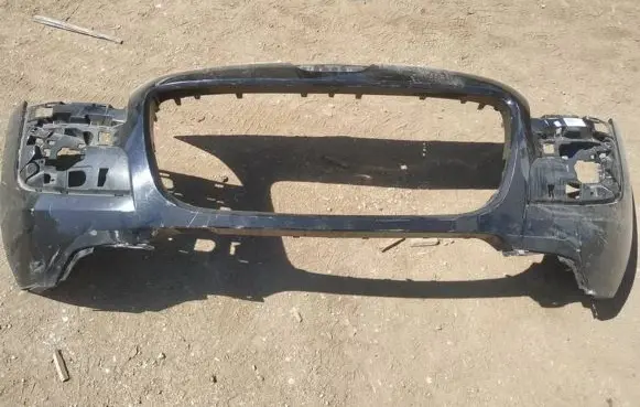 Peugeot 3008 I Front bumper juodas