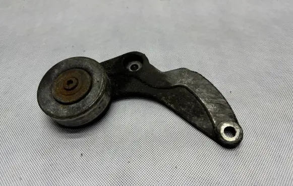 BMW 5 E39 Generator/alternator bracket 11282248561