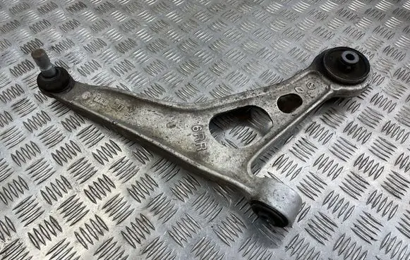 Nissan Qashqai J12 Front lower control arm/wishbone 