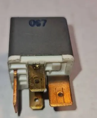 Audi A4 S4 B5 8D Other relay 4RA00351058 191937503