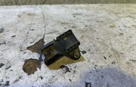 Dodge Challenger Air pressure sensor 68271094AB 96976900
