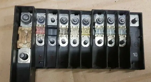 Volkswagen Transporter - Caravelle T5 Fuse box set 7E6970187BB