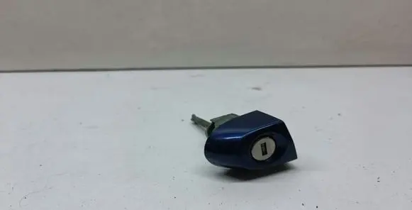 BMW X3 F25 Front door lock (next to the handle) 