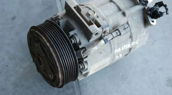 Renault Trafic III (X82) Air conditioning (A/C) compressor (pump) 8200848916