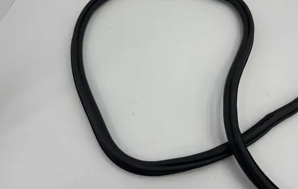 Cupra Formentor Front door rubber seal 5FF867365