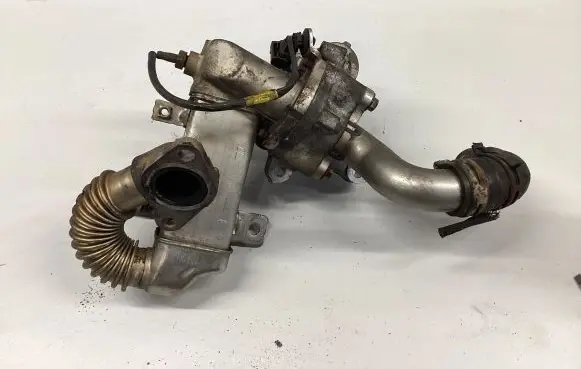 Renault Scenic III - Grand scenic III EGR valve cooler 147358109RE