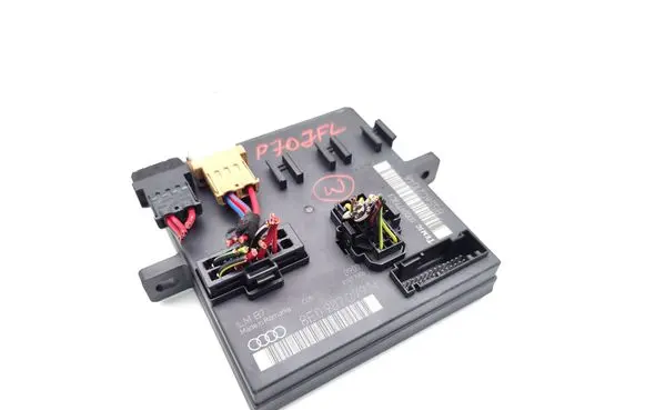 Audi A4 S4 B7 8E 8H Comfort/convenience module 8E0907279N