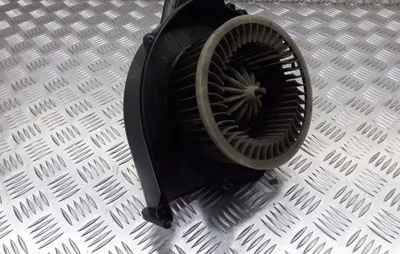 Skoda Fabia Mk1 (6Y) Front door blower motor 