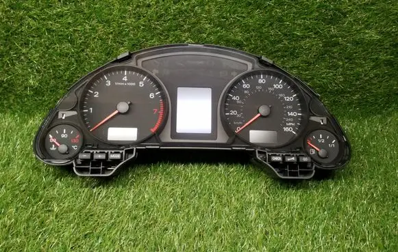 Audi A4 S4 B7 8E 8H Speedometer (instrument cluster) 8H0920951C
