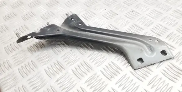 Audi Q5 SQ5 Fender mounting bracket 8R0821135