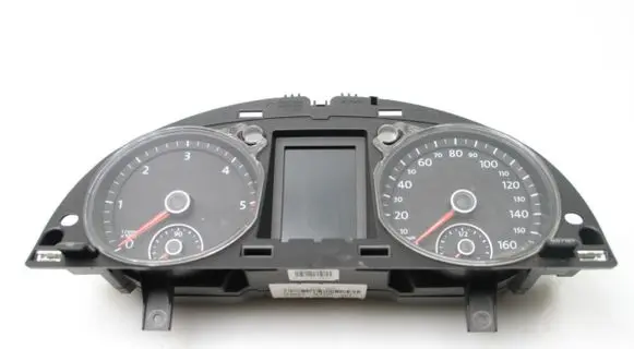 Volkswagen PASSAT B7 Speedometer (instrument cluster) 3AA920970E