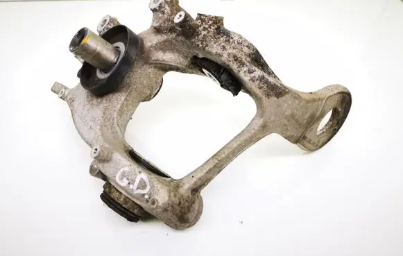 Rear wheel hub spindle/knuckle