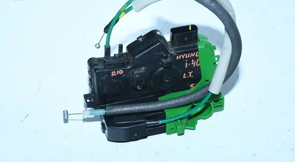 Hyundai i40 Rear door lock 814103Z010