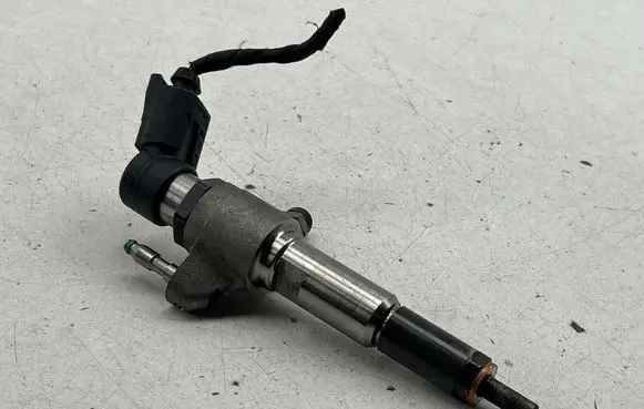 Volvo V50 Fuel injector 9802448680 20294