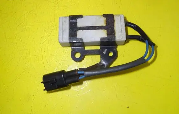 Toyota Corolla E120 E130 Coolant fan relay 