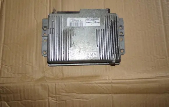Renault Megane I Engine control unit/module 7700105983 S115300204A