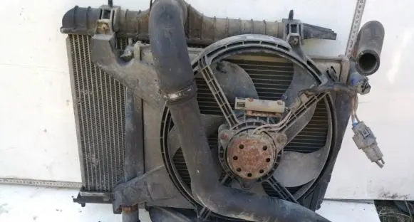 Volvo S40, V40 Coolant radiator