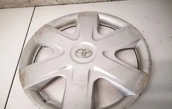 Toyota Aygo AB10 R14 wheel hub/cap/trim 426020H040